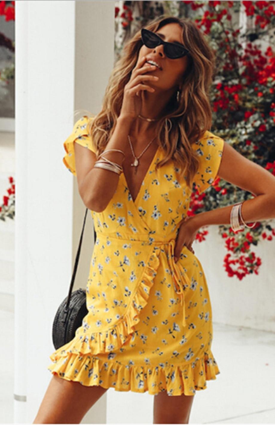 Robe Champêtre Courte Jaune Reine Rustique