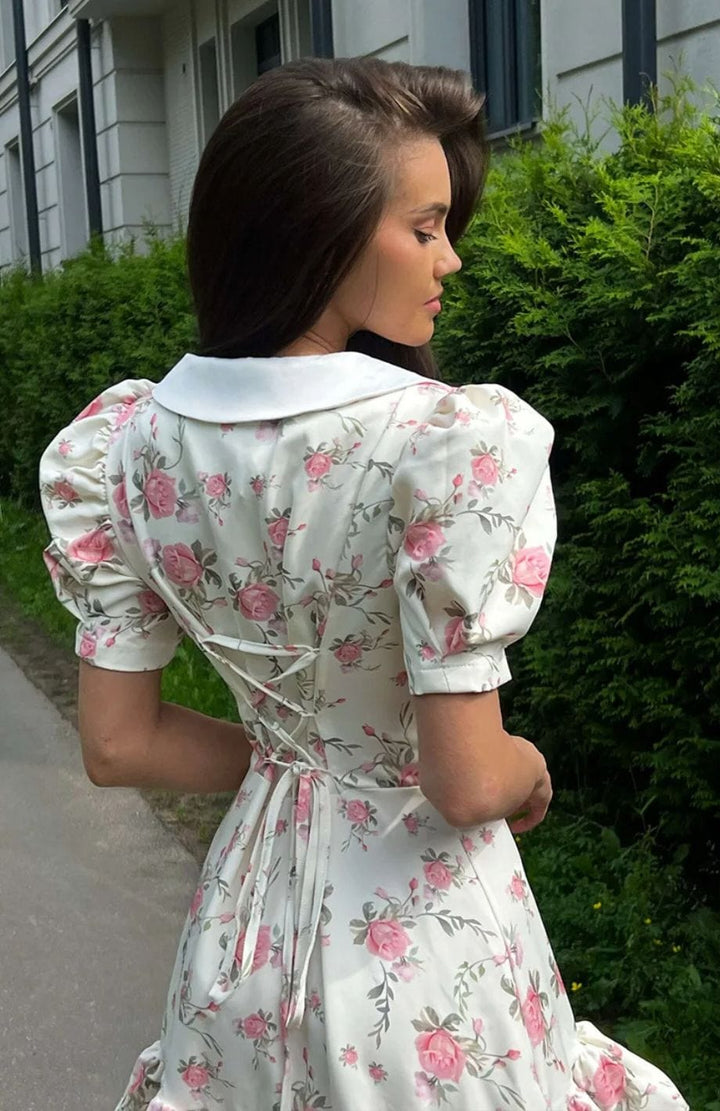 Robe Courte Champêtre Fleurs Chic Petites Manches