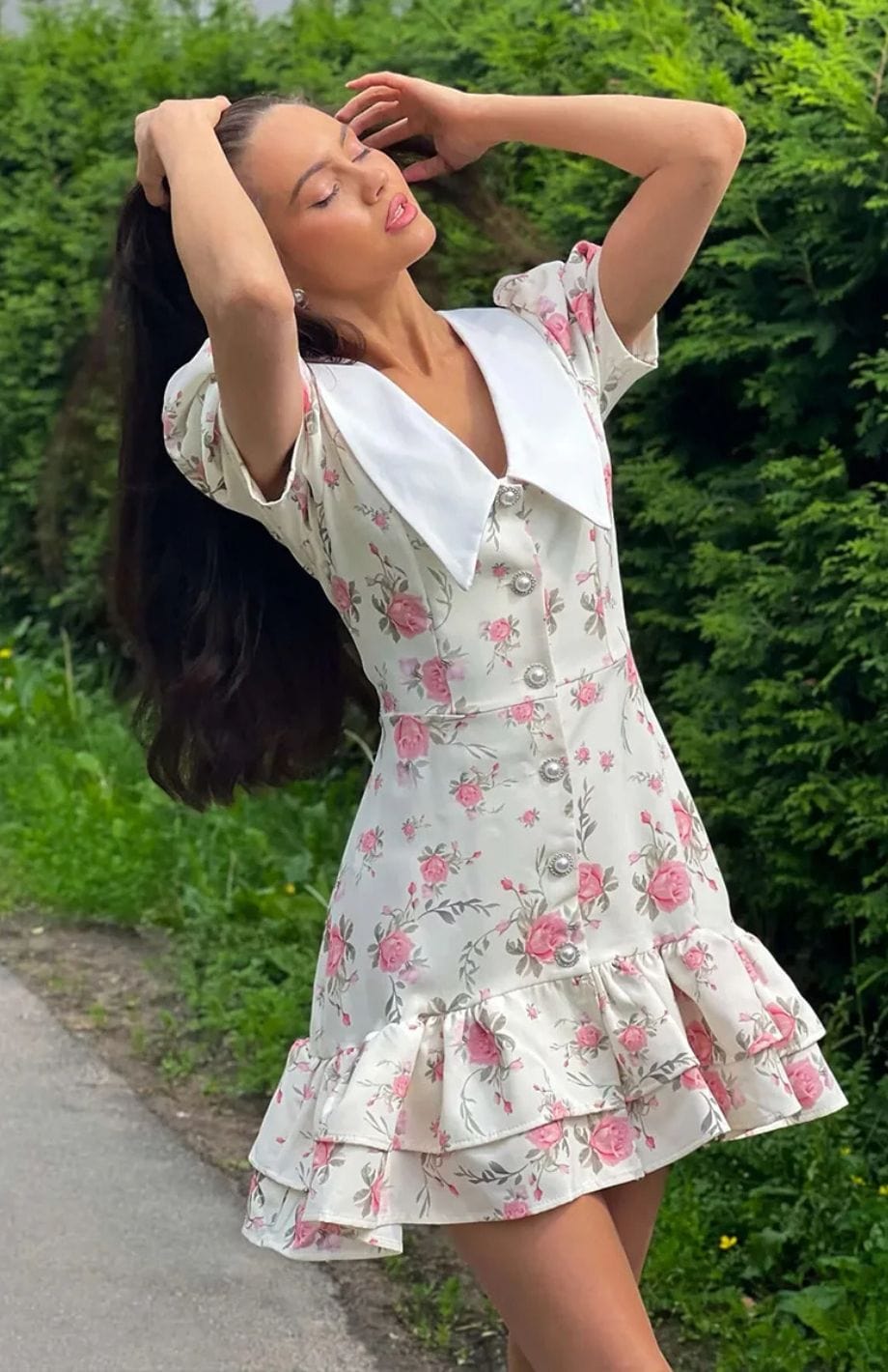 Robe Courte Champêtre Fleurs Chic Petites Manches