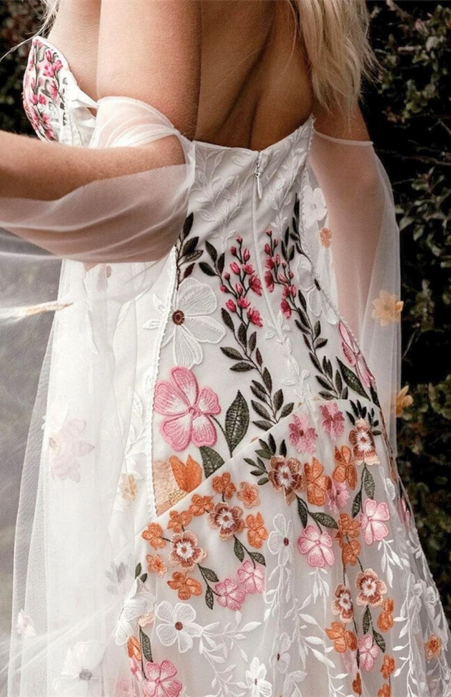 Robe De Mariée Bohème Fleurie | Reine Rustique